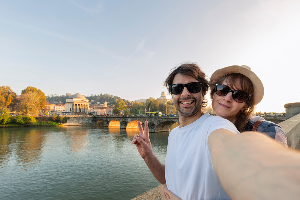 Traveler couple photography